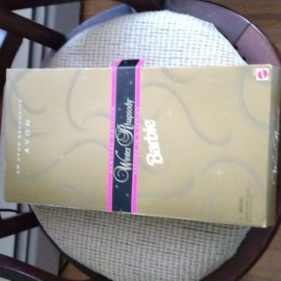 Vintage Avon Exclusive 2nd in an Avon Special Edition Winter Rhapsody Barbie New - Picture 7 of 9